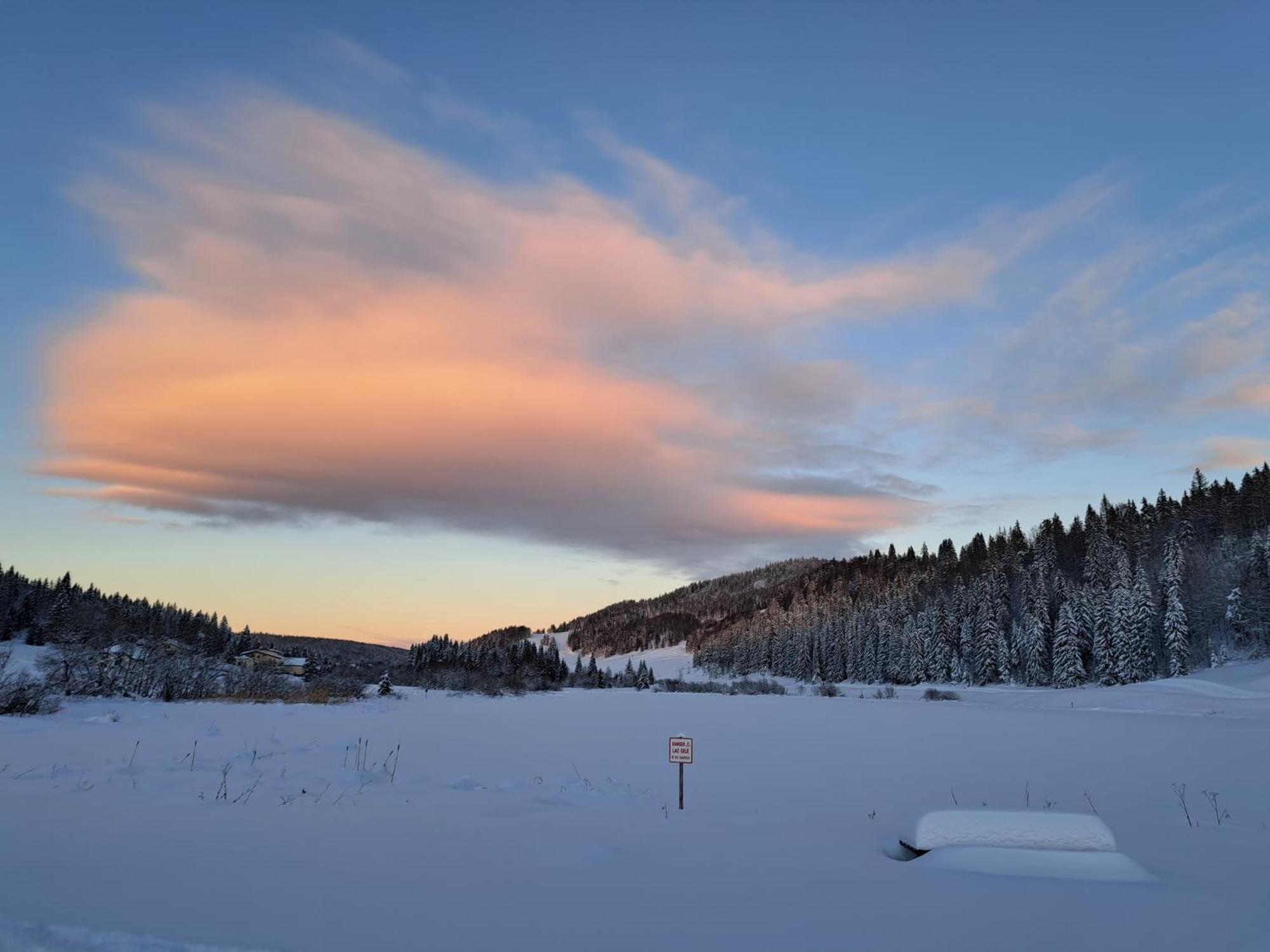 Au Coeur Du Lapidaire Septmoncel-Les-Molunes Eksteriør billede