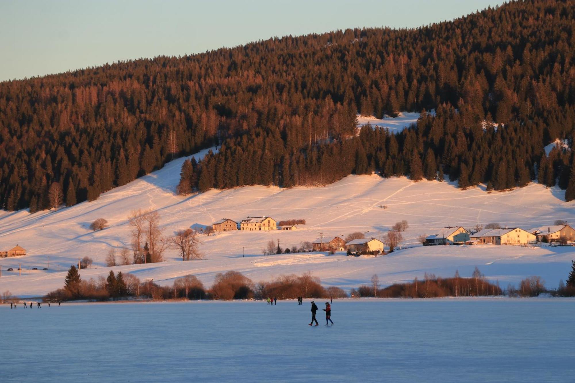 Au Coeur Du Lapidaire Septmoncel-Les-Molunes Eksteriør billede